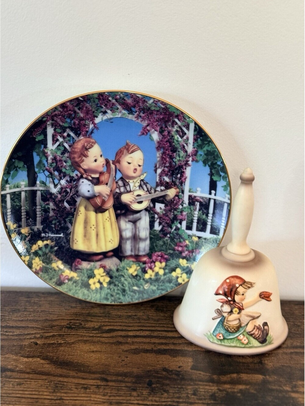 Vtg 1979 Goebel Hummel Annual Bell 701 Farewell & 1990 Little Musicians Plate